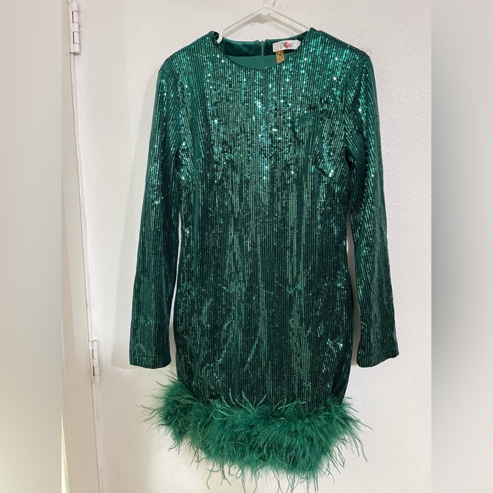 Stheute green long-sleeve mini dress sequins feather trim hem, NWT XL